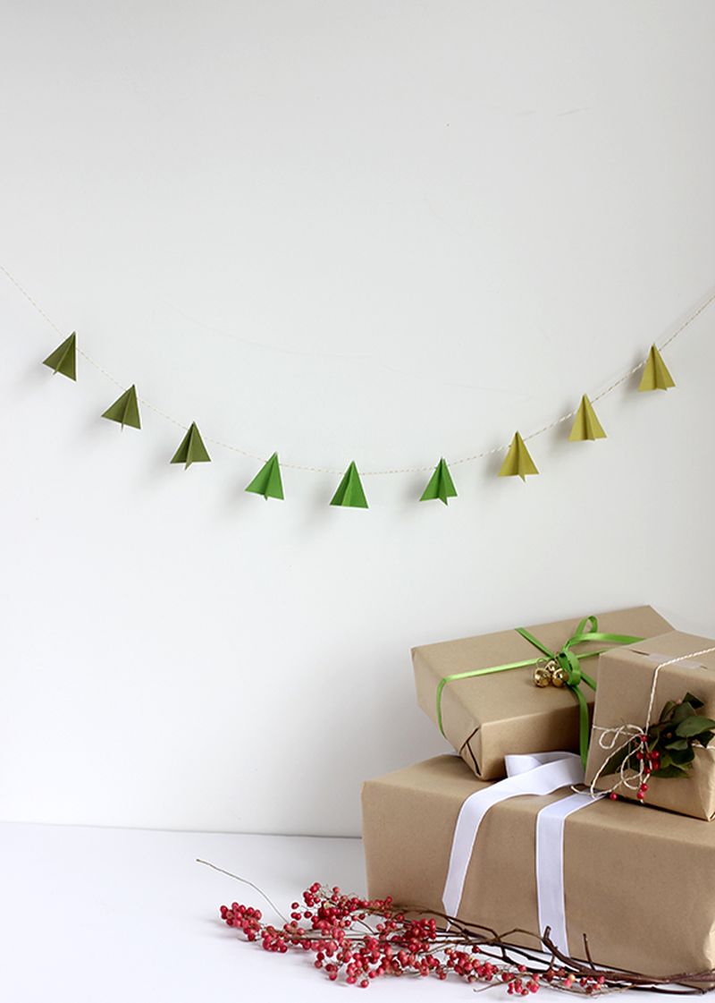 DIY paper Christmas Tree garland