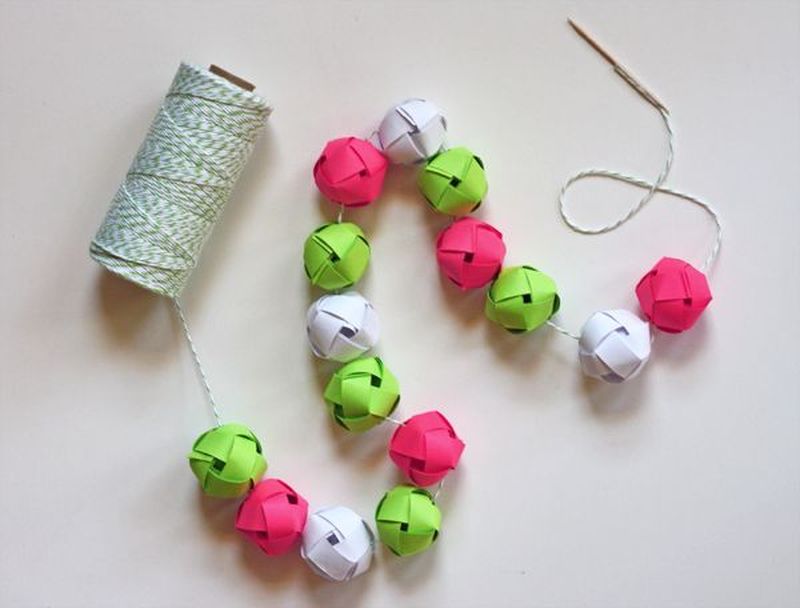 DIY paper ball Christmas garland