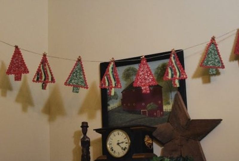 DIY fabric christmas tree garland 