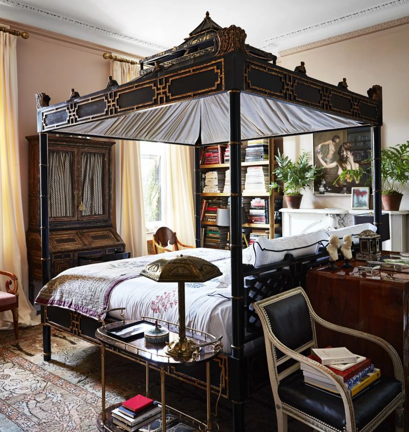 Canopy Beds making a comeback