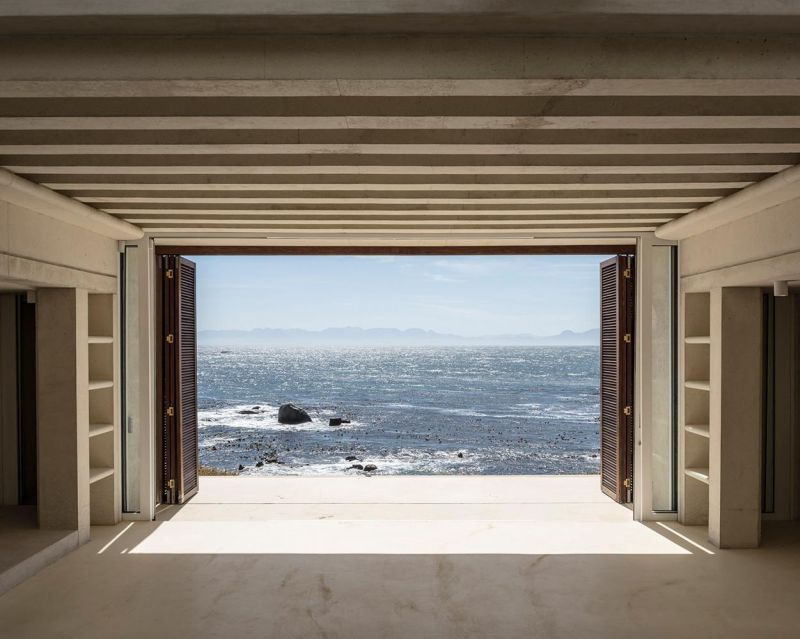 This Beach House in South Africa Features a Mechanized Glass Roof