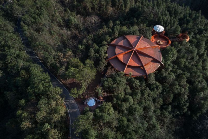 UFO-Inspired Tree House in Qiyun Mountain Invokes Sense of Science Fiction