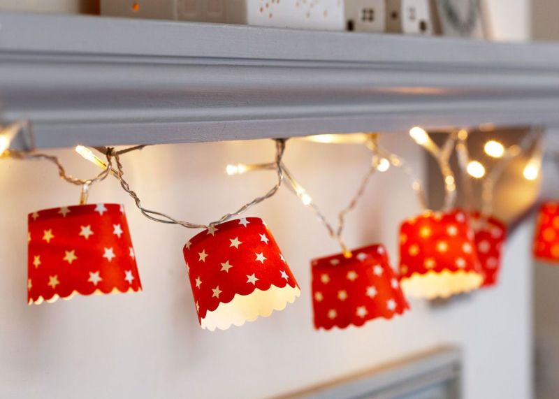 paper cup Christmas garland with lights 