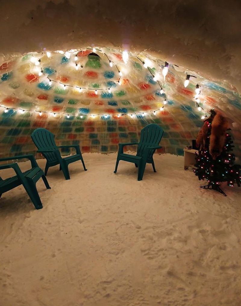 Edmonton Dad Builds Life-Sized Ice Igloo in His Backyard 