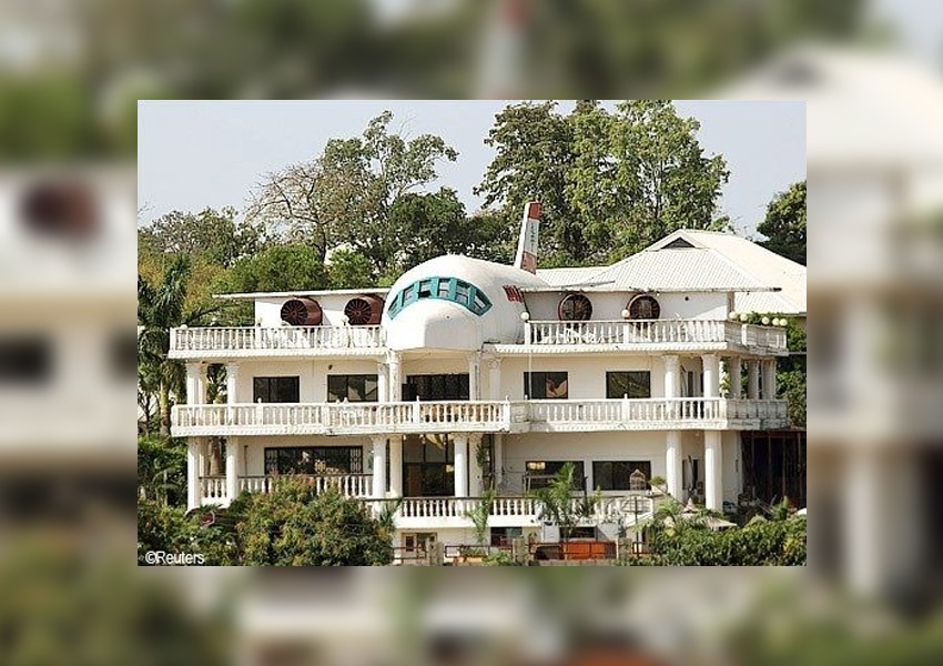 Nigerian Man Builds Airplane-Shaped Houses from Concrete