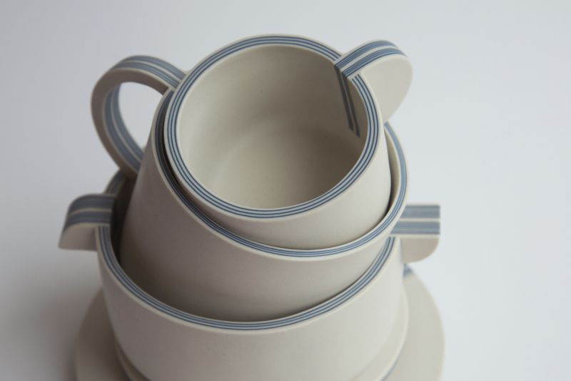 Yuting Chang Creates Unique Ceramic Tableware that Resembles Ply Board 