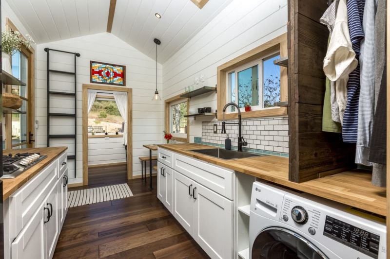 Joshua Tree Tiny House on Wheels Up for Sale in Oregon 