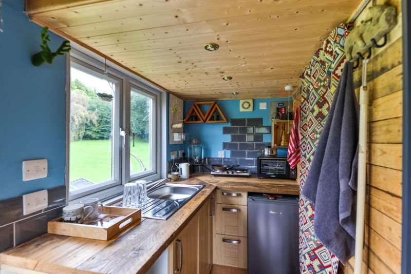 17-Years-Old British Teenager Builds English-Styled Tiny House on His Own for $8K